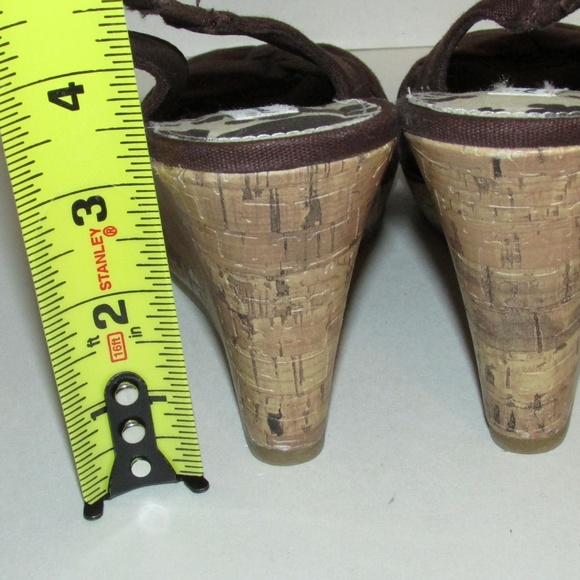 American Eagle cork wedge brown fabric sandals 7 - Picture 4 of 8